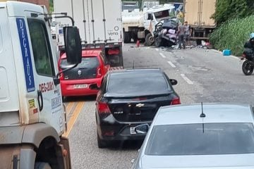 Acidente grave interdita BR-381 em Sabará