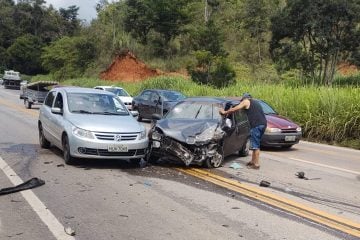 Acidentes deixam o trânsito complicado na manhã desta quinta-feira na BR-381