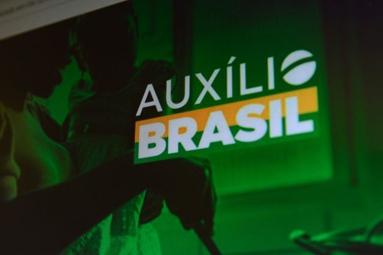 Governo antecipa calendário de pagamento do Auxílio Brasil