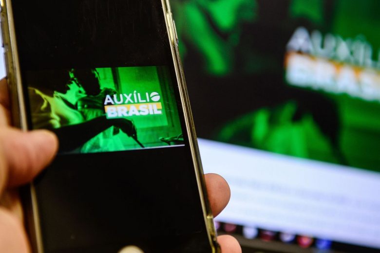 Caixa começa a pagar Auxílio Brasil com valor mínimo de R$ 400