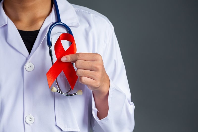 Dezembro Vermelho: mês de conscientização e combate à AIDS
