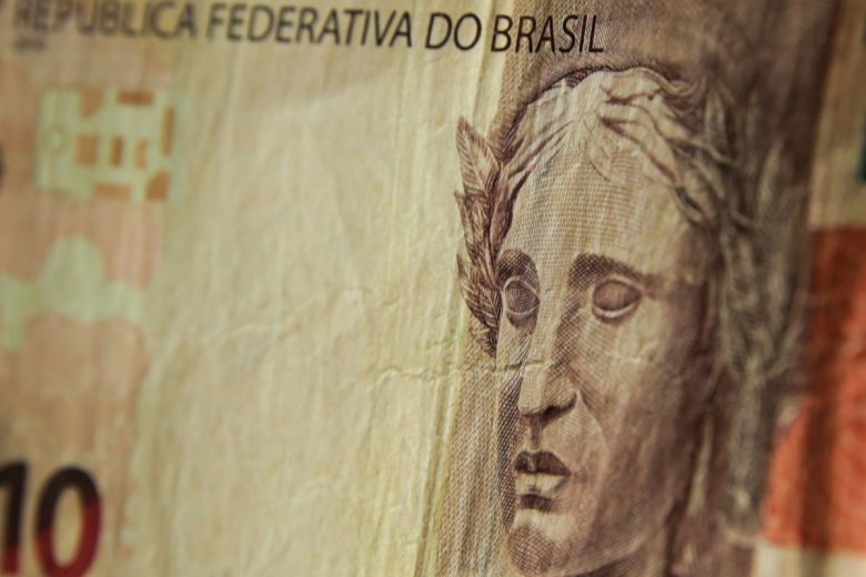 Prévia da inflação oficial fica em 0,95% em março, diz IBGE