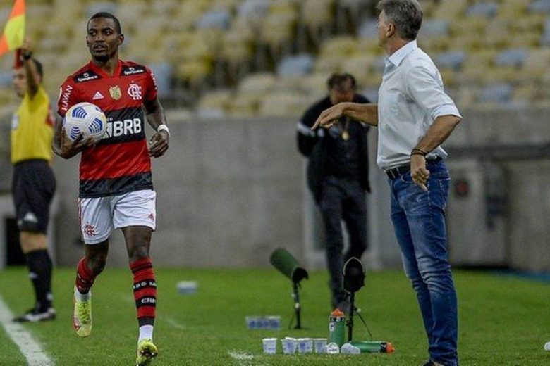 Lateral do Flamengo nega ter ingerido bebida alcoólica antes do acidente que matou ciclista