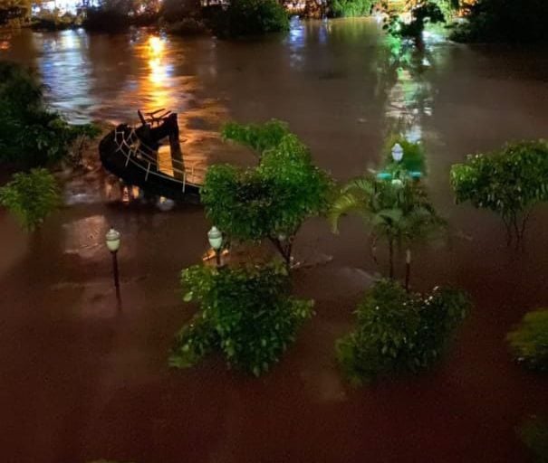 Ponte desaba e drama de Nova Era aumenta diante das chuvas