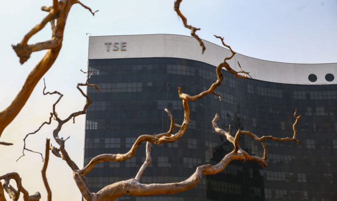 Partidos devem enviar lista de filiados até 18 de abril, diz TSE