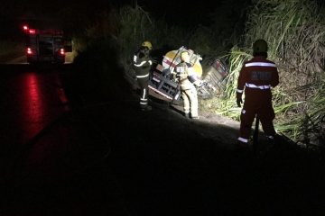 Carreta com mais de 40 mil litros de gasolina se envolve em acidente na BR-381