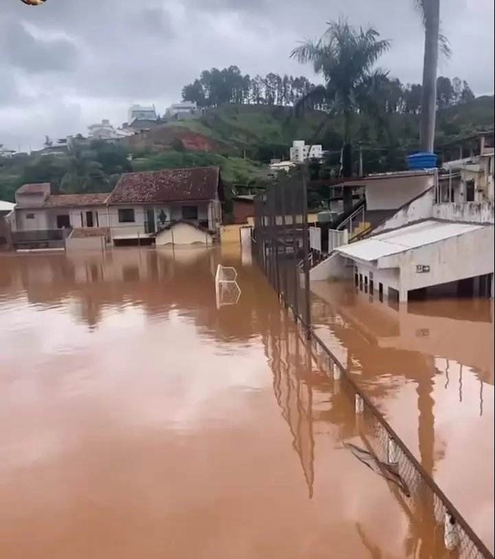 Confira, em fotos, o estrago das chuvas em Nova Era