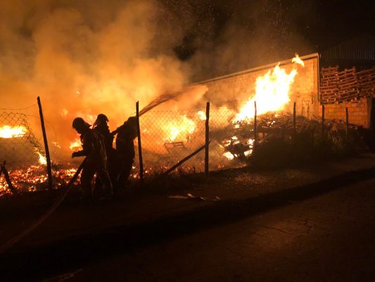Incêndio em galpão em Contagem