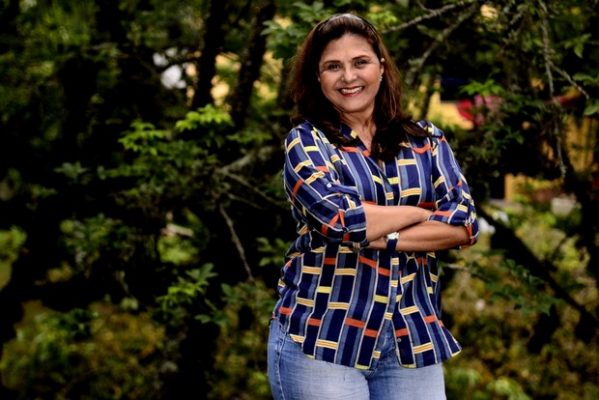 Covid-19: atriz Elizangela é internada em estado grave