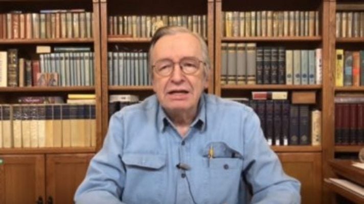 Olavo de Carvalho cancela aulas por estar com Covid-19