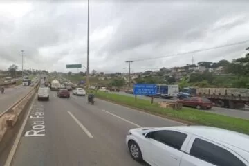 Sete veículos se envolvem em engavetamento no Anel Rodoviário, em Belo Horizonte