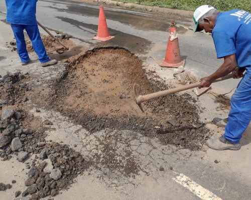 Secretaria de Obras aproveita estiagem e executa operação tapa-buracos em vários pontos de Itabira