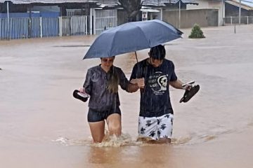 Clínica é invadida pelas águas em Rio Piracicaba: “Vi tudo flutuando”, diz proprietário