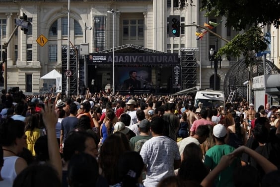 Setor de eventos protesta contra determinação da Prefeitura de BH sobre exigência de teste de Covid e comprovante de vacinação