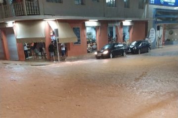 Cheias em córregos provocam alagamentos em Santa Maria de Itabira