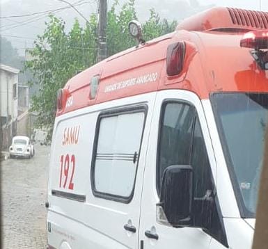 Pai agride o filho com golpes de facão na cabeça em Itabira