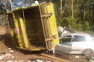 Motorista morre após tombar caminhão de coleta de lixo