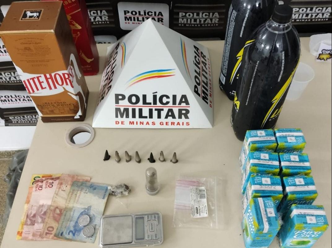 PM detém suspeitos de tráfico de drogas em Monlevade