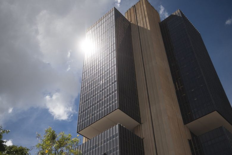 Cidadão pode verificar valores a receber de bancos no Registrato
