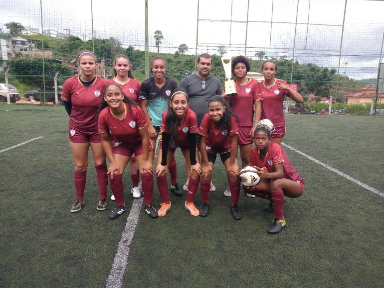 Time feminino de São Domingos do Prata conquista torneio de futebol
