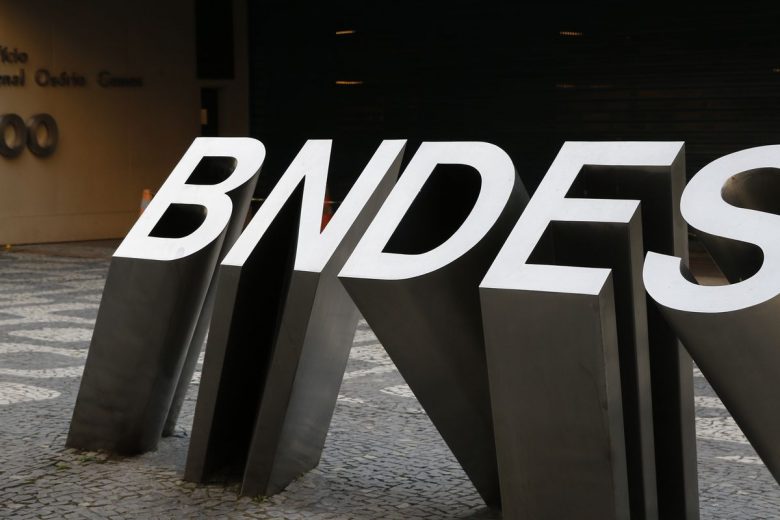 Governo Argentino aguarda posse de Lula para receber financiamento do BNDES