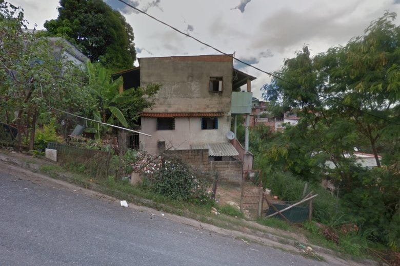 Homem morre carbonizado durante incêndio em residência em BH