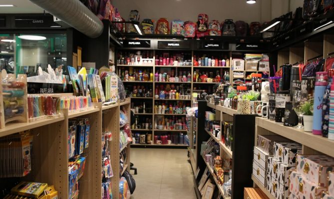 Alô, pais e responsáveis: Inmetro recomenda atenção na compra de materiais escolares