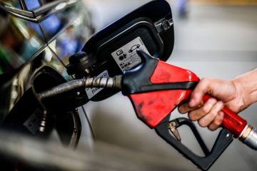 Preço médio da gasolina cai R$ 0,90 no país em três semanas