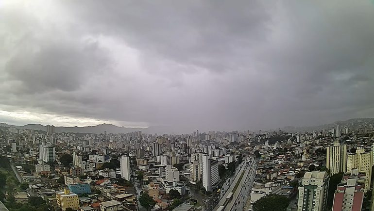 Defesa Civil emite alerta para volume de chuva em Belo Horizonte