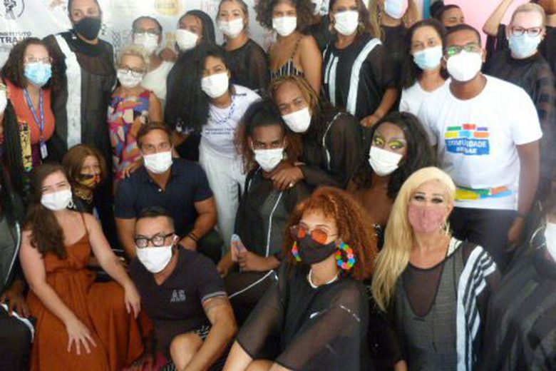 Curso capacita mulheres trans em empreendedorismo na cidade do Rio