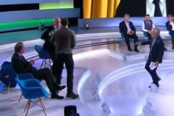 Jornalista parte pra cima de político pró-Rússia ao vivo na TV; veja o vídeo