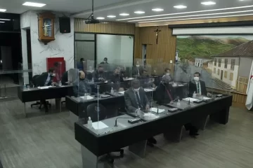 Com presença inédita do prefeito na reunião da Câmara de Itabira, Portal DeFato realiza transmissão ao vivo