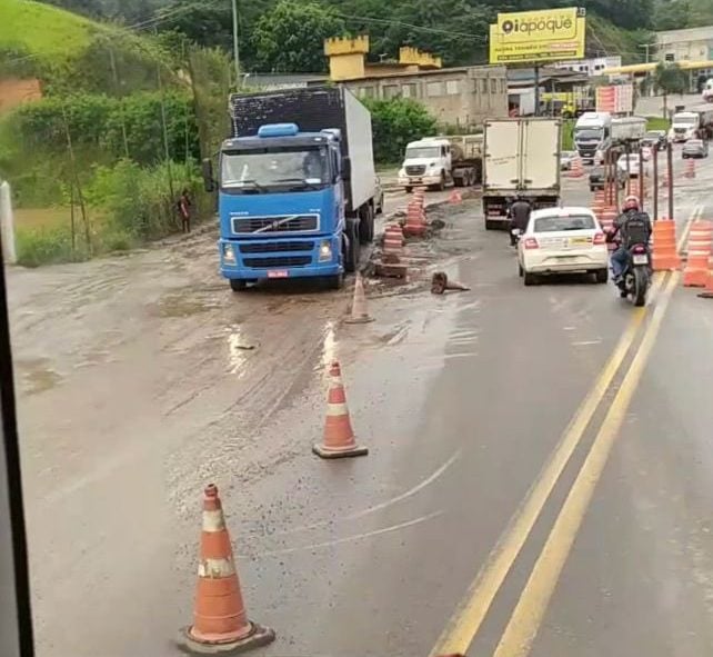 Obras deixam trânsito caótico na BR-381; rotas alternativas também têm congestionamento