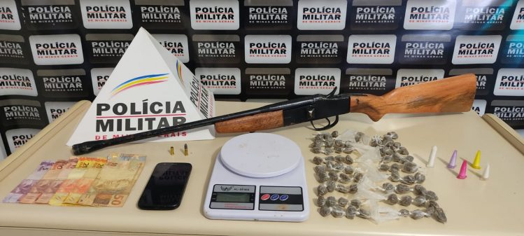 Suspeito de tráfico de drogas é preso com arma em Peçanha
