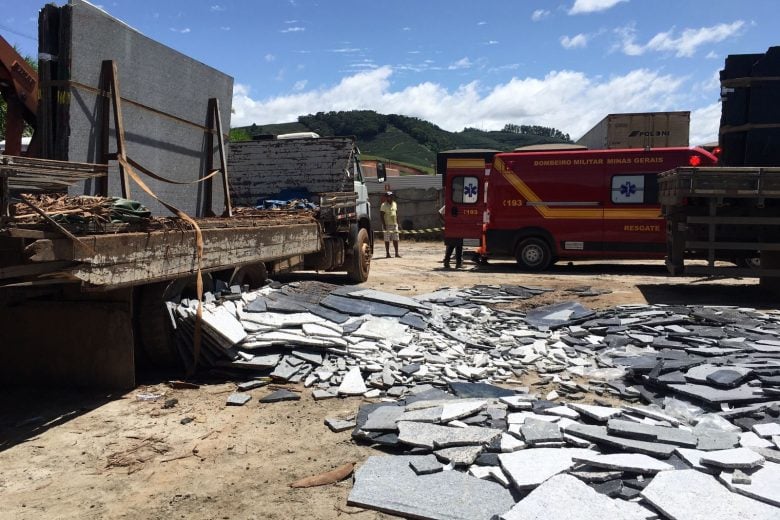 Acidente com pedra de mármore deixa um morto e outro ferido