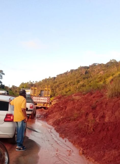 BR 381, em Bom Jesus do Amparo, fica travada na manhã desta quinta-feira, no sentido BH