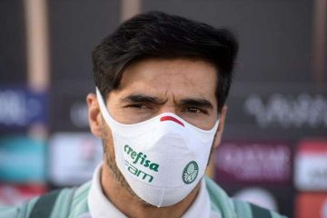 Abel Ferreira acompanha do estádio a semifinal entre Chelsea e Al Hilal