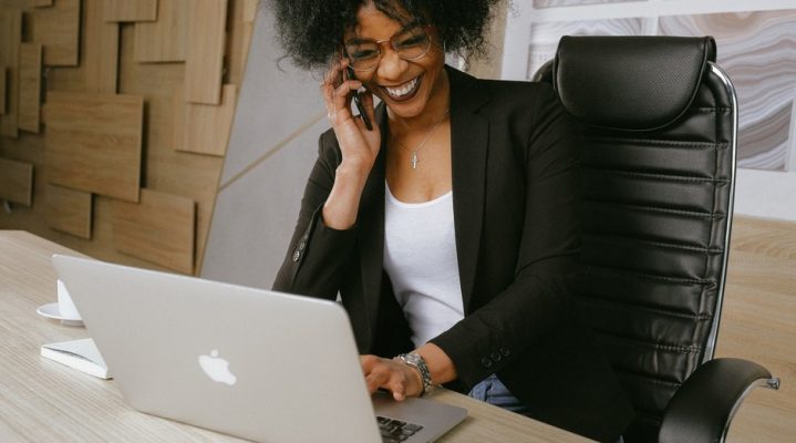 A “Jornada Feito com Amor em Itabira” traz uma série de atividades para qualificar e valorizar produtos e serviços de mulheres itabiranas.