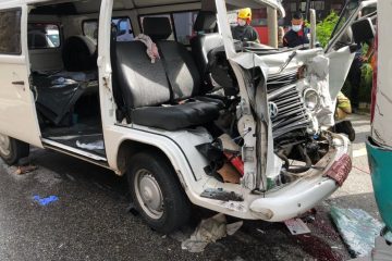 Acidente entre Kombi e ônibus deixa motorista ferido e trânsito complicado na MG-030