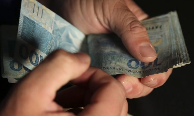 saiba se você possui dinheiro esquecido nos bancos