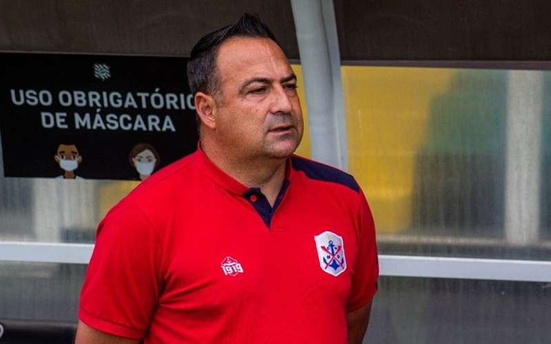 Uberlândia demite Chiquinho e anuncia Paulo Foiani como novo técnico