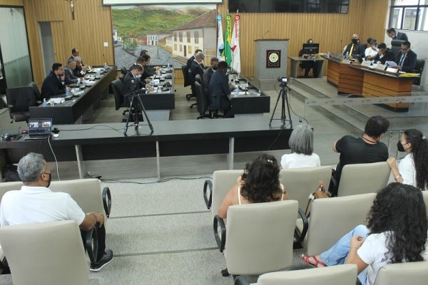 Câmara: vereadores de oposição destacam crise interna na Prefeitura de Itabira