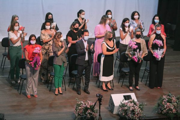 No Dia Internacional da Mulher, Laura Souza, Nádia Sales e Nélia Guimarães tomam posse como secretárias municipais