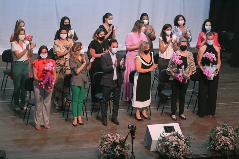 No Dia da Mulher, Laura Souza, Nádia Sales e Nélia Cunha tomam posse como secretárias municipais