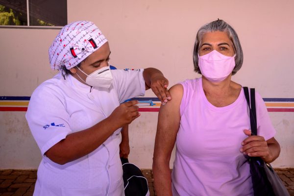5 milhões de mineiros ainda não tomaram a dose de reforço
