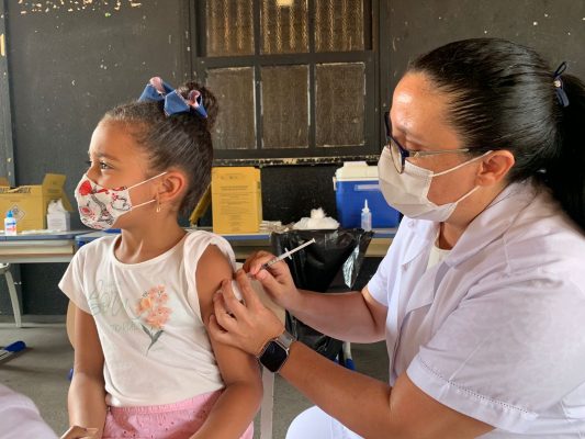 Covid-19: Itabira vacina crianças de 5 a 11 anos de idade