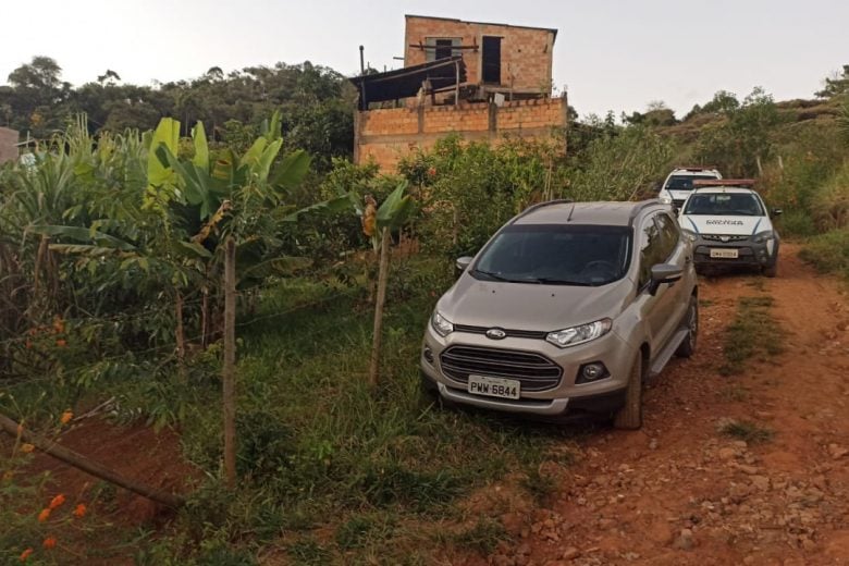 Polícia encontra EcoSport furtado no Jardim dos Ipês