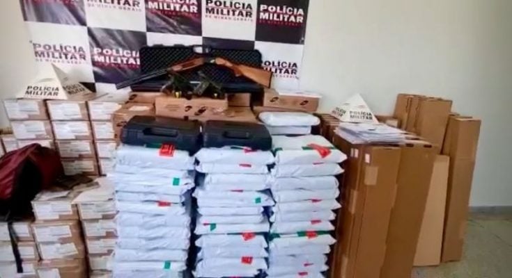 Polícia apreende carga de armas e munições