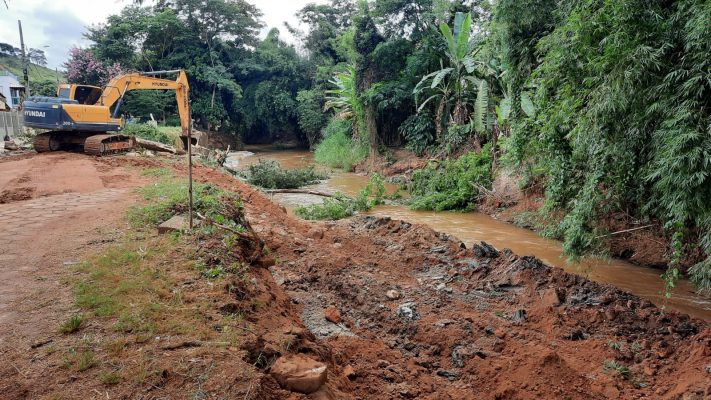 Santa Maria de Itabira inicia obra de contenção às margens do rio Girau