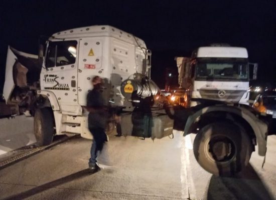 BR-381: acidente causa congestionamento de 3km em Bom Jesus do Amparo